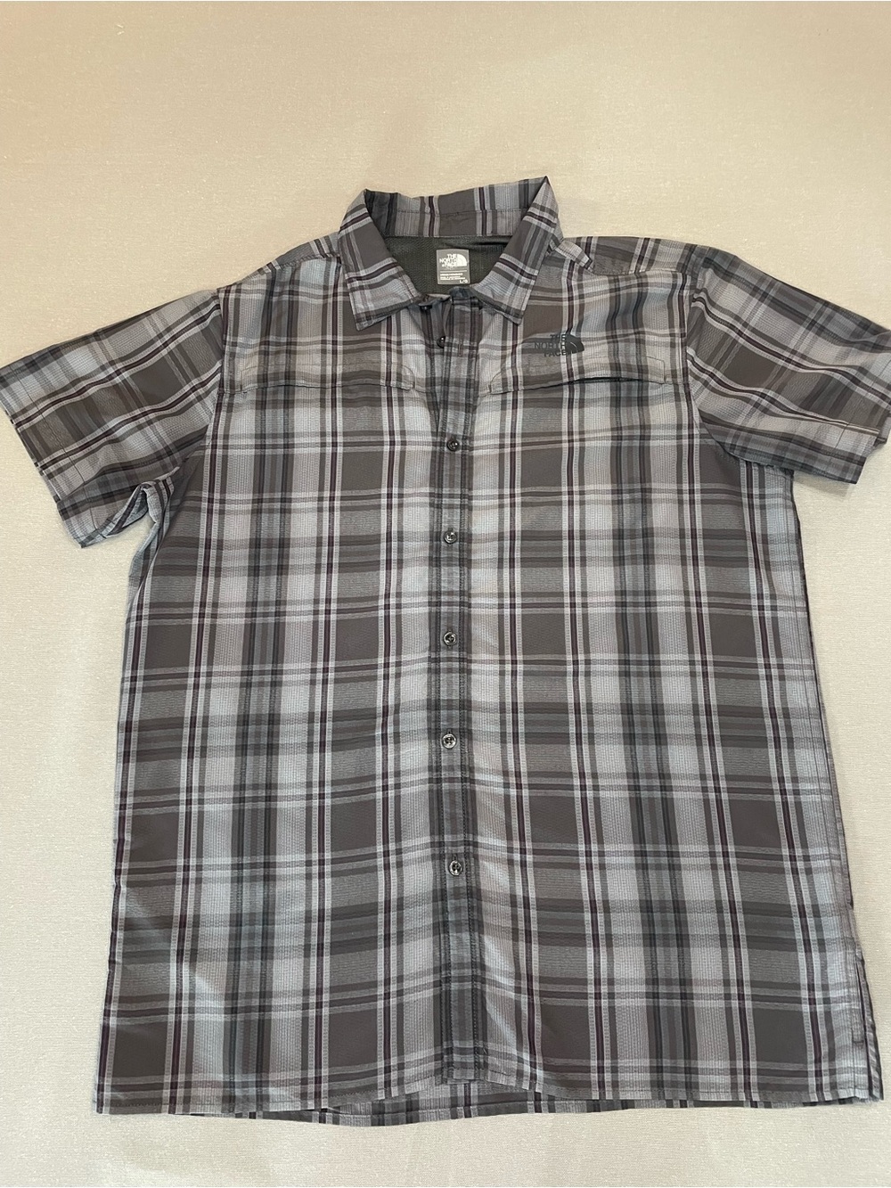The North Face Men's Gray Plaid Short-Sleeve Button-Down Shirt